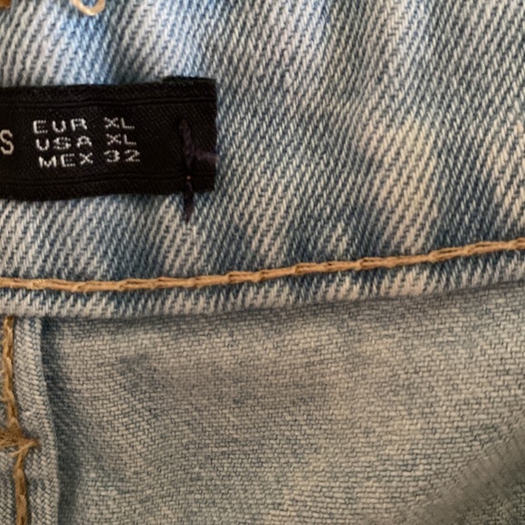 ZAFSI BLINGS Floral Embroidered Mom Jeans - Picture 6 of 10